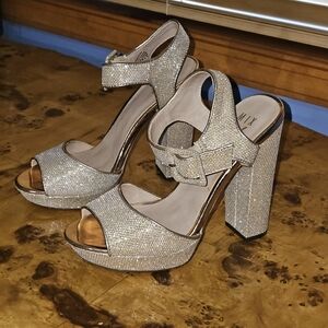 Mix no. 6,  7.5 gold glitter high heels
